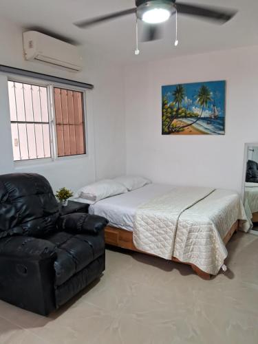 Cozy Studios-Private Entrance- HS Internet-AC-Hot Water-Backup Generator-near the Beach