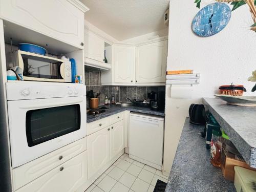 Photo de la galerie de l'établissement Appartement T2 cabine, 4 couchages, au port d'Argelès-sur-Mer - FR-1-309-504, à Argelès-sur-Mer