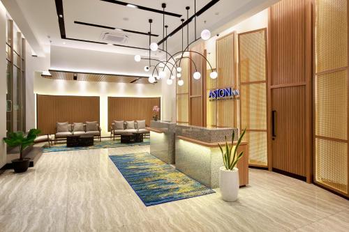 Aston Inn Pantai Losari Makassarにあるシーティングエリア