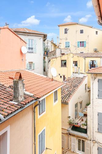 SICARDI - Elegant apartment in old town