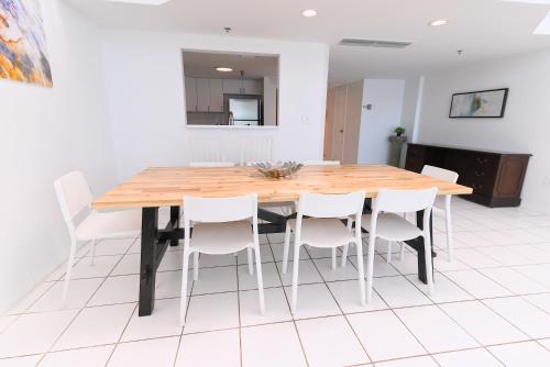 マイアミビーチにあるSeaStays Apartmentsのギャラリーの写真