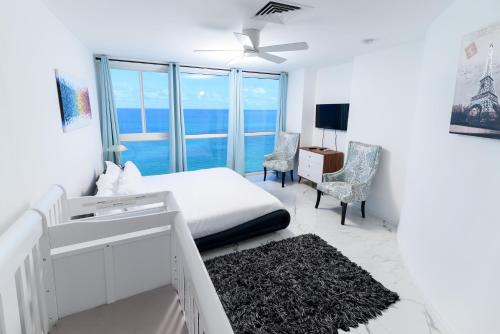 SeaStays Apartmentsにあるベッド
