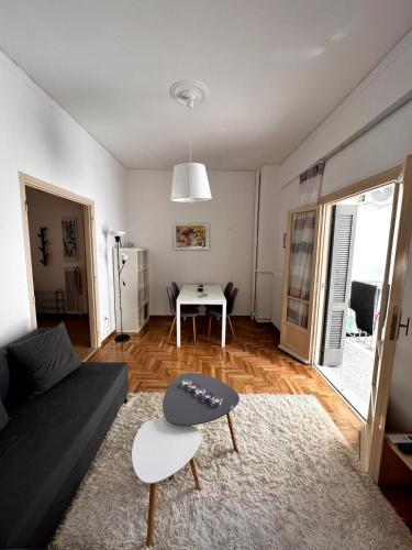 Quiet apartment in the centre of Athens