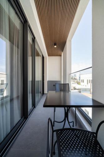 Μπαλκόνι ή βεράντα στο Luxury Studio in the Heart of Limassol