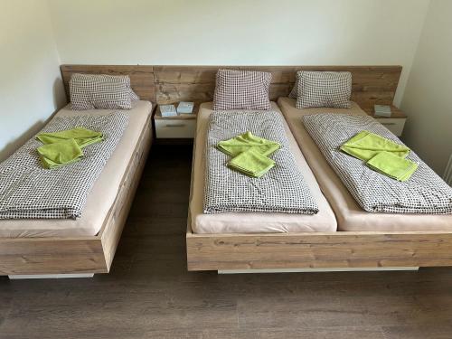 Postel nebo postele na pokoji v ubytování Haus Obertiefenbach