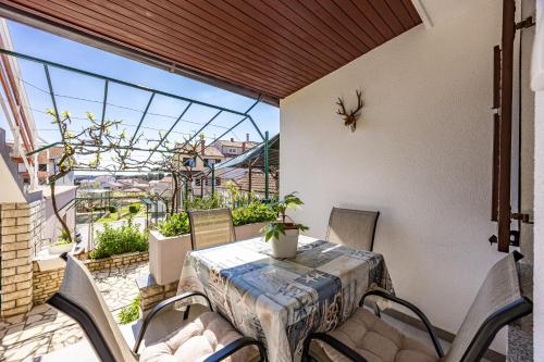 Apartments Karlo 604