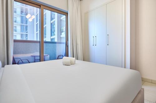 STAY BY LATINEM Luxury 1BR Holiday Home CVR A901 near Downtown