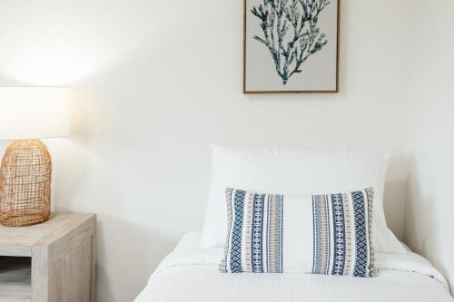 Ein Bett oder Betten in einem Zimmer der Unterkunft Marcoola Sands 6 - Pool to Beach