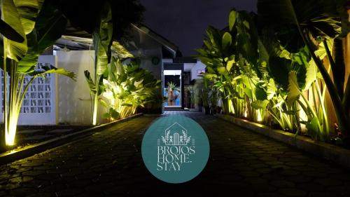 Sijil, anugerah, tanda atau dokumen lain yang dipamerkan di Brojos Homestay near Malioboro