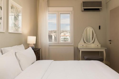 La Maison Dorée - Elegant Stay with Unique View by BiNoBi!