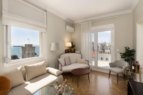 La Maison Dorée - Elegant Stay with Unique View by BiNoBi!