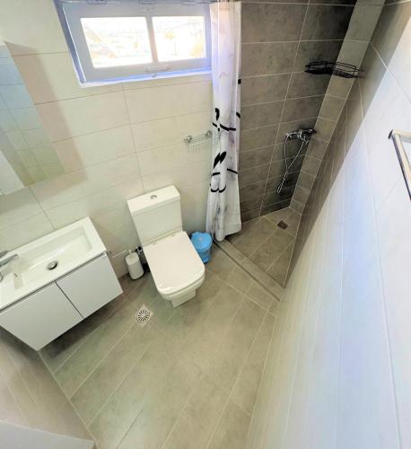 Renos New Central Fabulous Villa photo 3