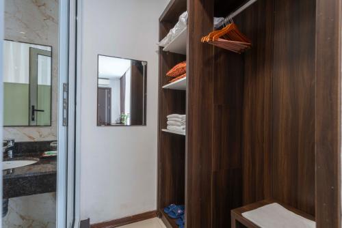 Phòng tắm tại COCO Tuan Chau Hotel