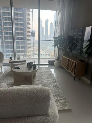 Palm & Marina View 1BR Apartment at Emaar Beachfront