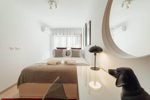 Stylish Flat by Hosty