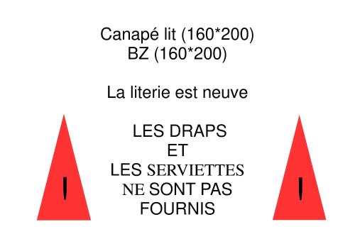 deux triangles rouges avec les mots danger lift bc dans l'établissement Studio mimizan plage, à Mimizan-Plage