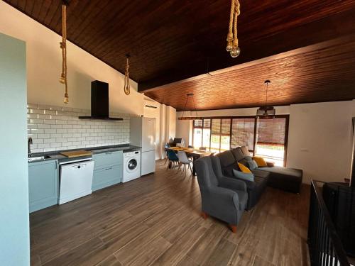 Kuchyň nebo kuchyňský kout v ubytování Vistas del Frailecico