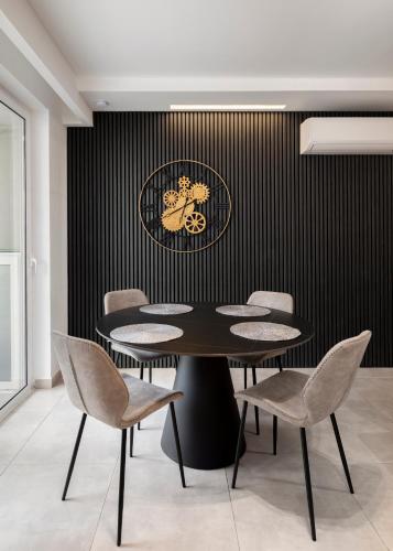 Гостиная зона в Modern 2BD Apartment with Spacious Layout & 2 Balconies - San Gwann
