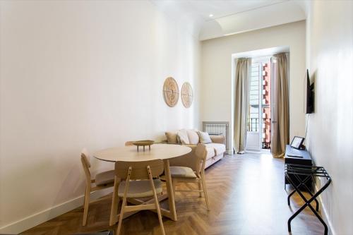 2- Hotel-style Duplex in Puerta del Sol - Central & Cozy
