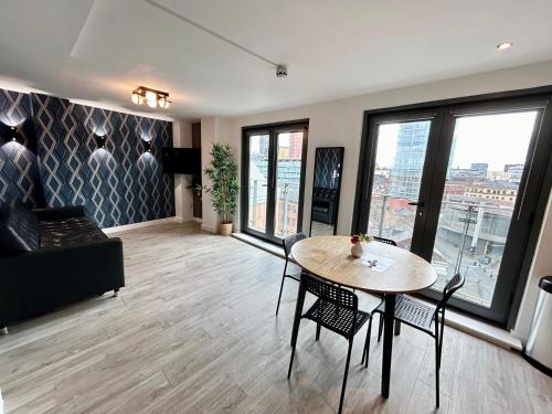 City centre, Top floor apartment, Two balconies photo 5