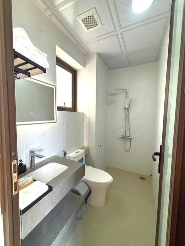Ένα μπάνιο στο Khách Sạn Seaview FLC Sầm Sơn