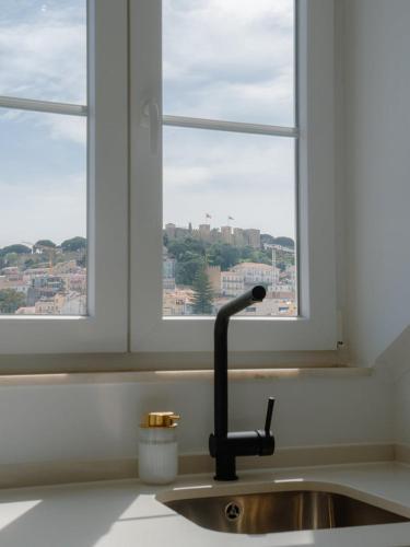 Stylish 2BR Castle View - Central | By Airnest