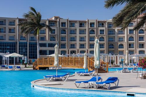 Sunrise Alora Aqua Park Resort — Swimming pool