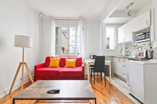 Heart of Paris Studio-2P Invalides Free Netflix