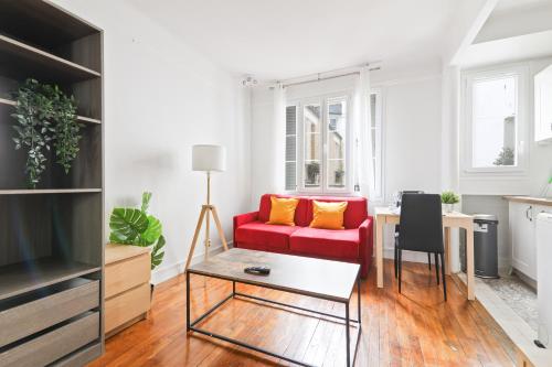 Heart of Paris Studio-2P Invalides Free Netflix