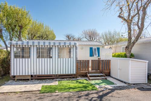 Mobilhome au calme - piscine