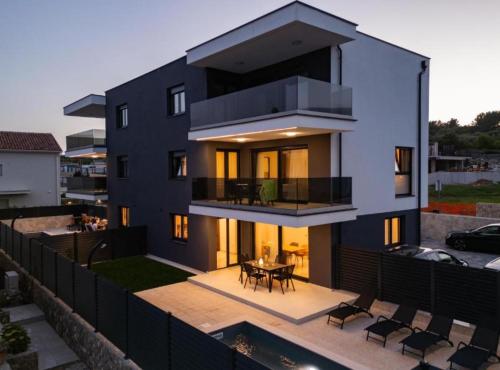 Charming Apartment Island Krk with Private Pool