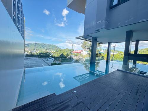 Bazén v ubytování Utopia Central Kathu Condo nebo v jeho okolí