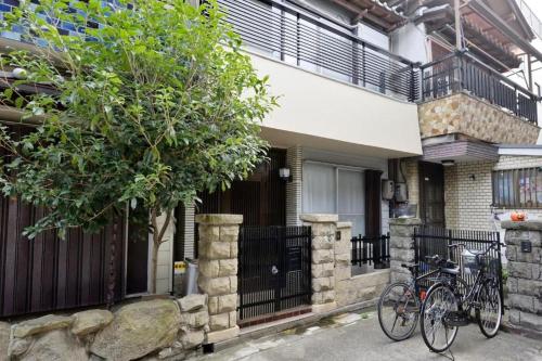 Osaka Box House