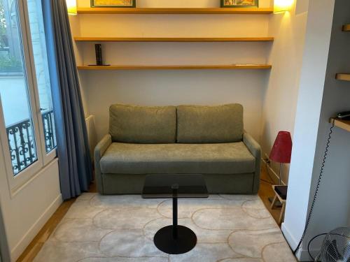 Photo de la galerie de l'établissement Le Caviste - Lumineux & Calme - Panthéon, à Paris