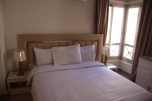 شقة فى الرحاب امام Gate way