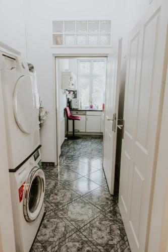 Vienna City Apartment - Belvedere