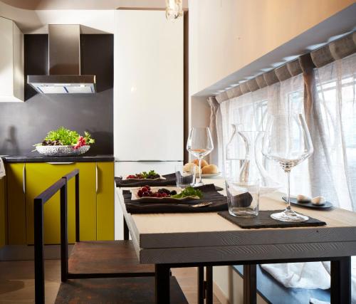 Η κουζίνα ή μικρή κουζίνα στο Luxury Design Apartment Downtown - FREE PARKING