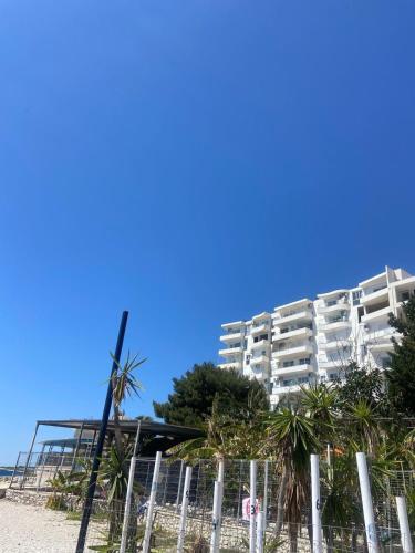 Lovely Apartment just 30m from the Beach