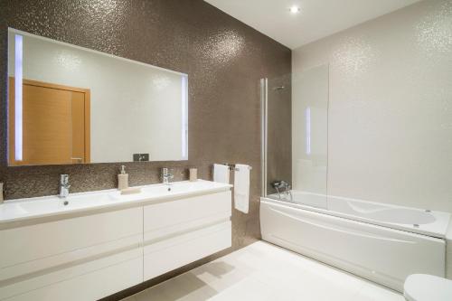 Beach View Apartment by Blue Diamond 101
