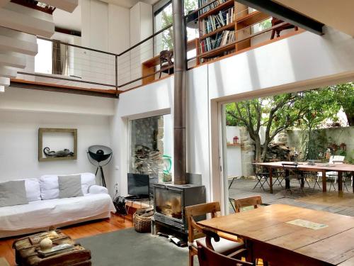 Amazing Mezzanine House with Garden - City Centre