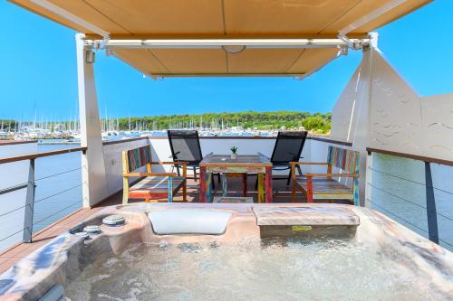 Hausboot - Floating House Sofia