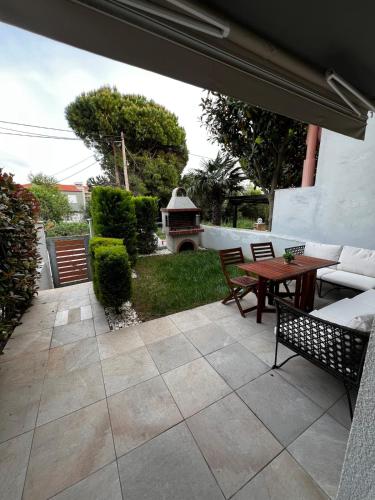 Cozy and modern house 350m to the see in Nikiti!