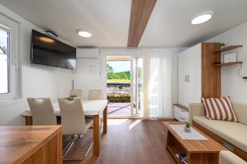 Hausboot - Floating House Sofia