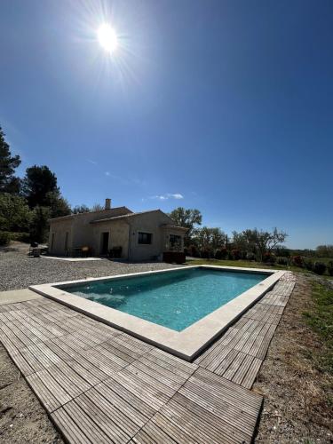 Charmante maison avec piscine et grand jardin