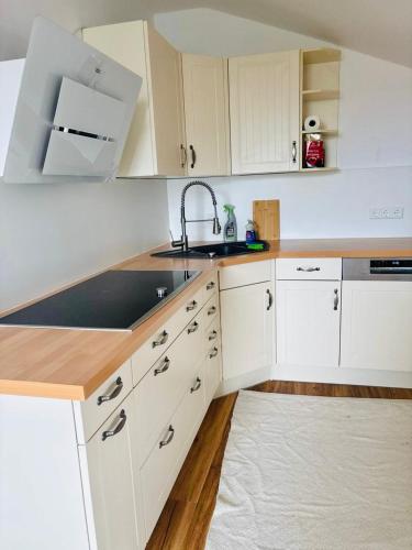 Dapur atau dapur kecil di Laichingen Center with style & tranquility