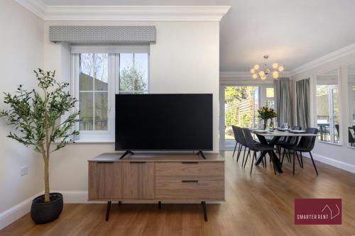 Gallery image of Maidenhead - 4 bedroom house - garden and parking in Maidenhead