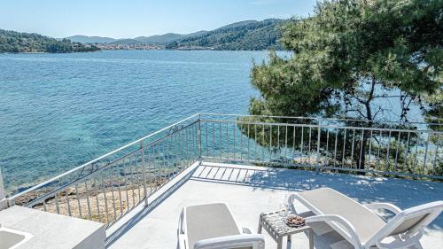 Seaside Holiday Home Ema