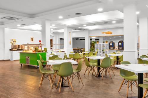 Restaurace v ubytování Aparthotel Ona Cala Pi Club