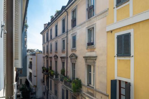 Via dei Fabbri Michelangelo Apt - Walk to Cattolica & Duomo - Navigli 5 min