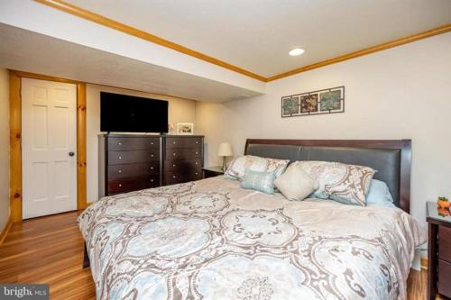 Fotografie z fotogalerie ubytování Waterfront Pool Hottub Deep Creek Lake Wisp v destinaci Friendsville